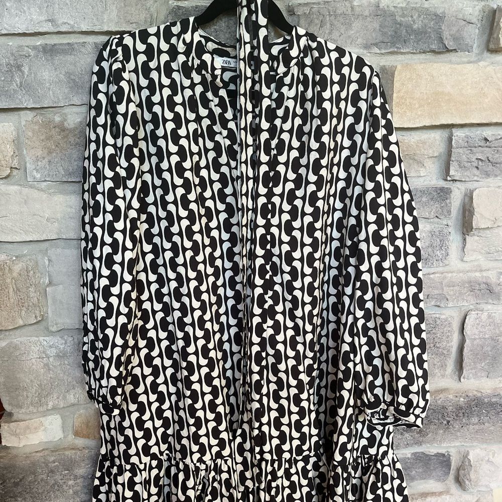 Zara Black and White Ruffle Hem Dress - Picture 2 of 8